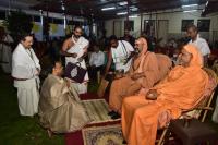 H.H. Swamiji felicitating Pt. Sanjeev Abhyankar
